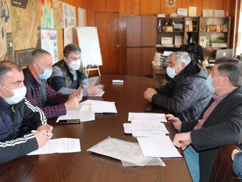 მუნიციპალიტეტის ხელმძღვანელობა კონტრაქტორი კომპანიების წარმომადგენლებს შეხვდნენ